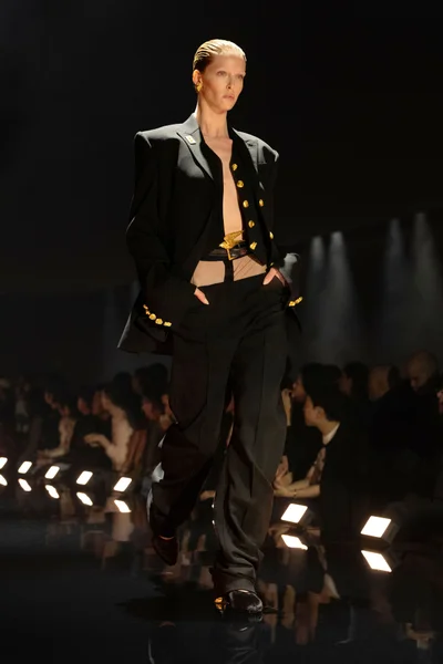 Look 32
